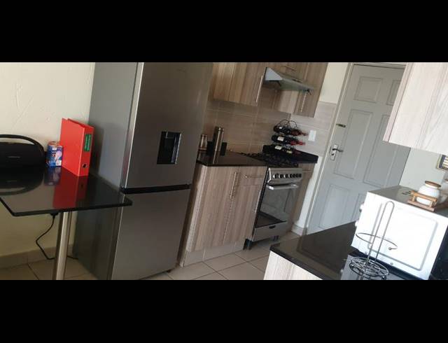 1 BEDROOM APARTMENT FOR SALE IN LONEHILL